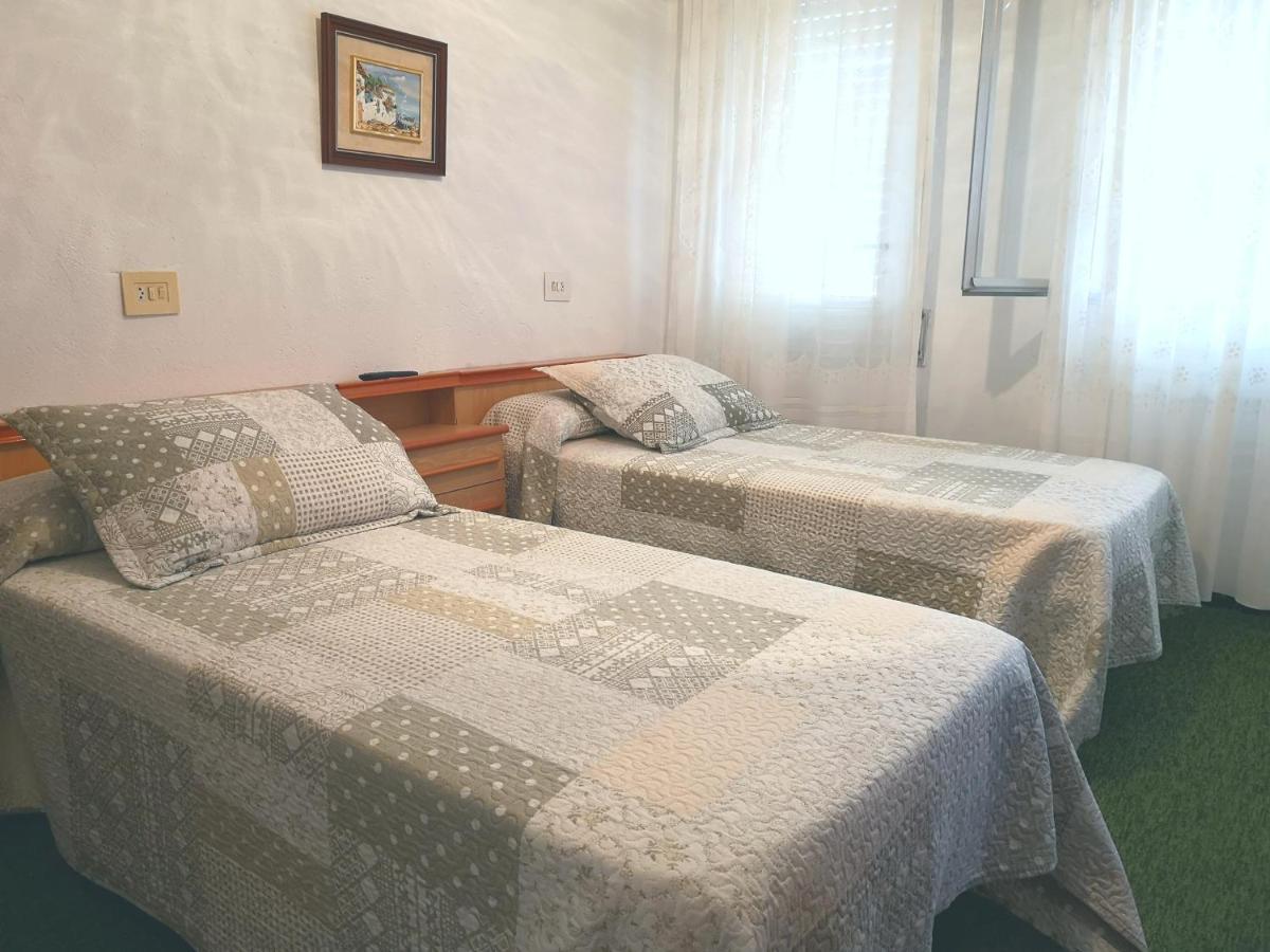Outes Hostal Vina المظهر الخارجي الصورة